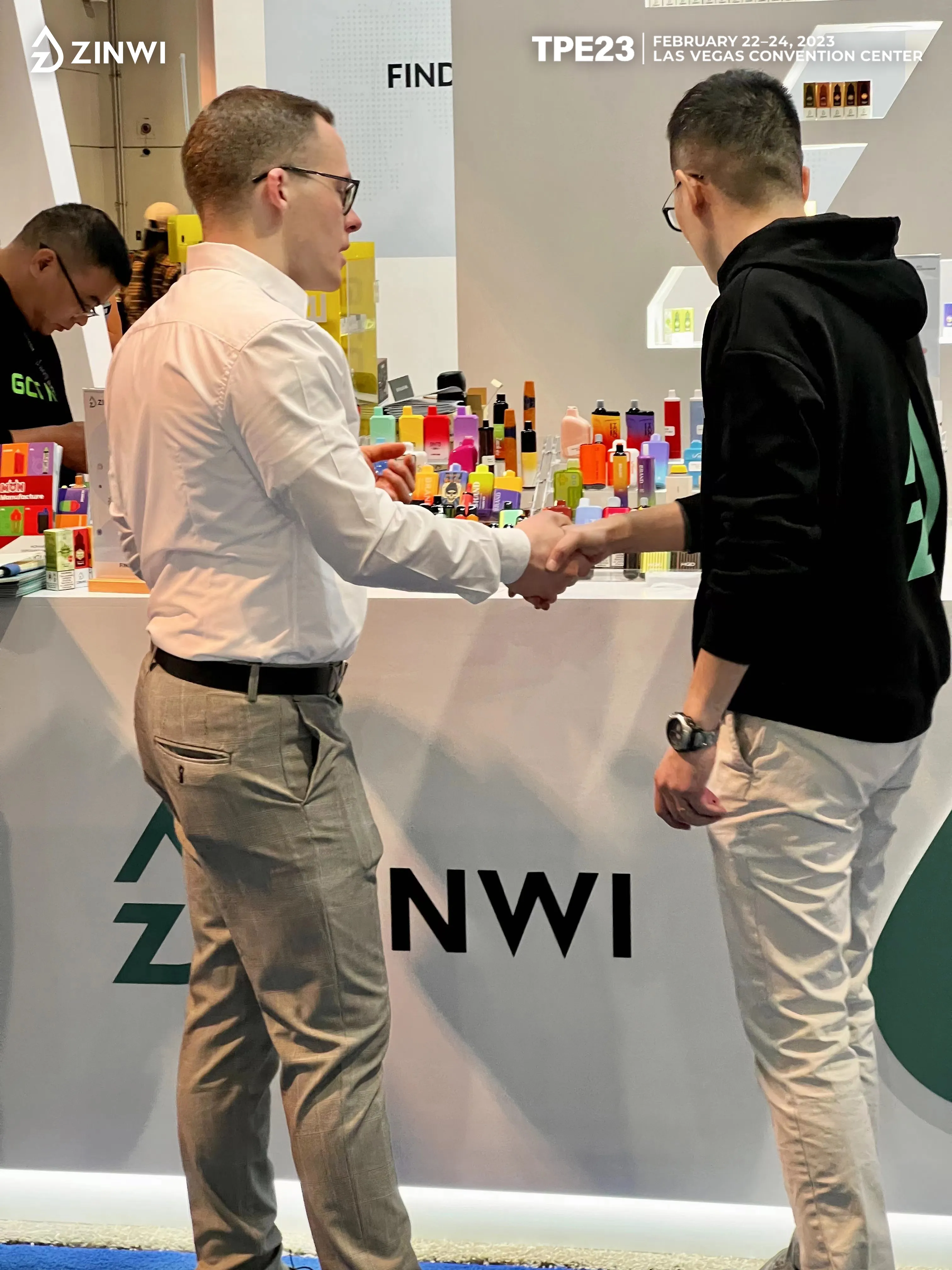 From the tobacco flavor to the sweet flavor, Zinwi Biotech demonstrated its profound fragrance-blending ability. Many e-liquid lovers come here to experience the authentic flavor.
