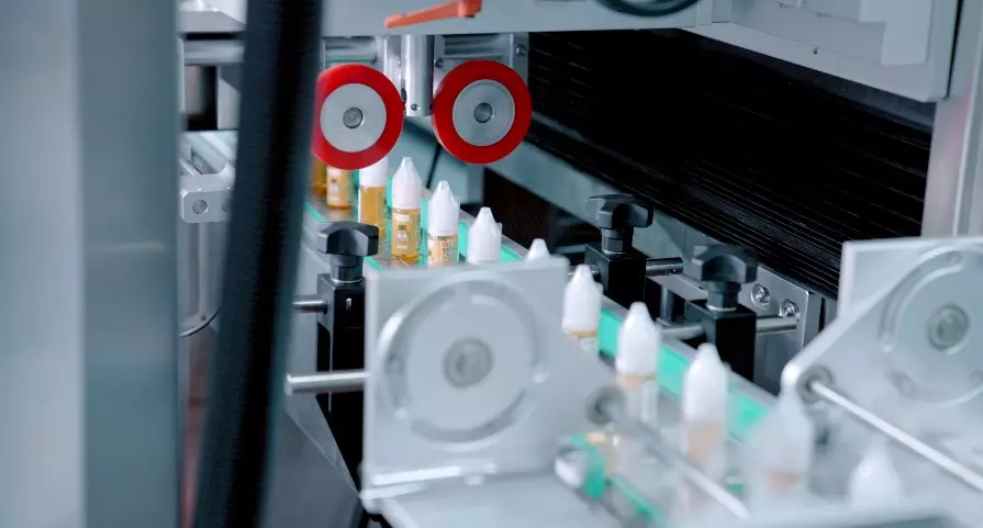 Zinwi Biotech uses automation technology and information means to transform and standardize the core production links of e-liquid, achieving data sharing in the production and manufacturing process.